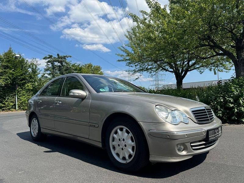 Silber Gebraucht 2004 Mercedes C200 Elegance Limousine | 3.990 € (Fairer Preis) - Bild 1/4