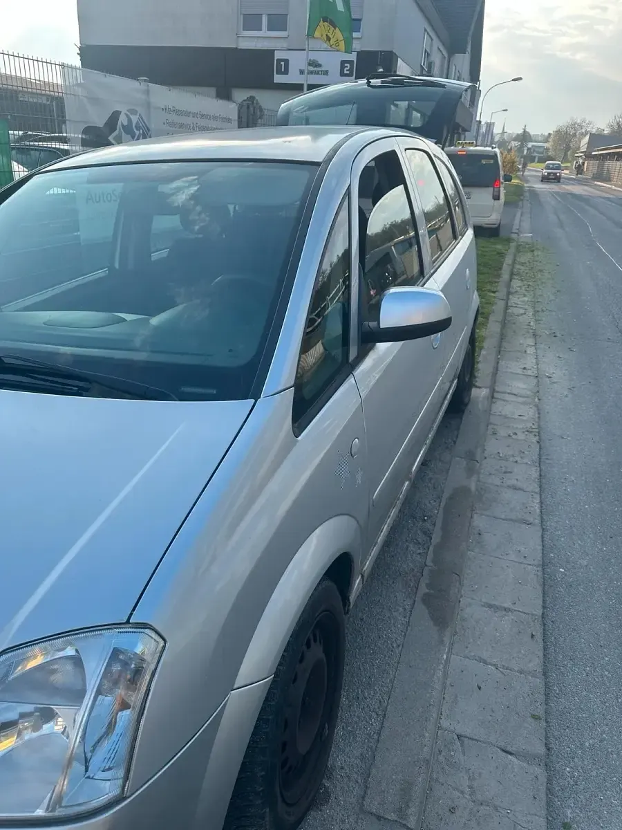 Gebraucht Opel Meriva 101 PS (74 kW) 2005 Silber Van / Kleinbus