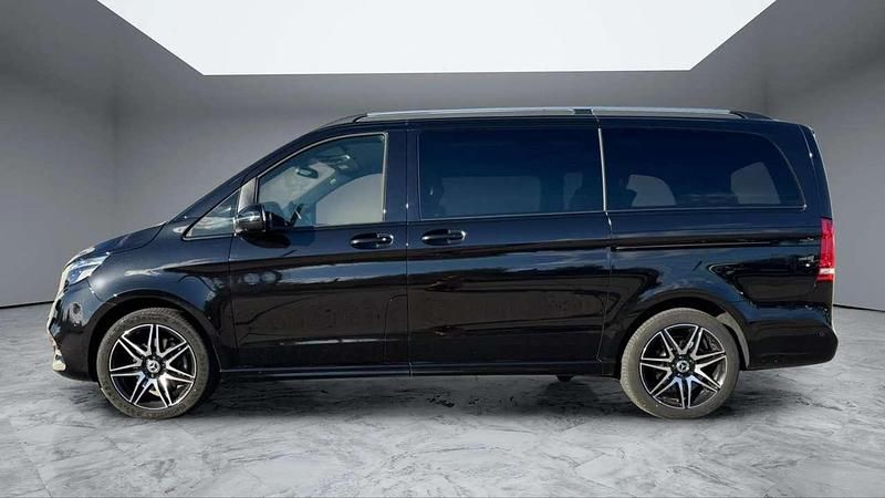 Schwarz Gebraucht 2024 Mercedes V300 Exclusive Van / Kleinbus | 76.500 € (Superpreis) - Bild 1/4