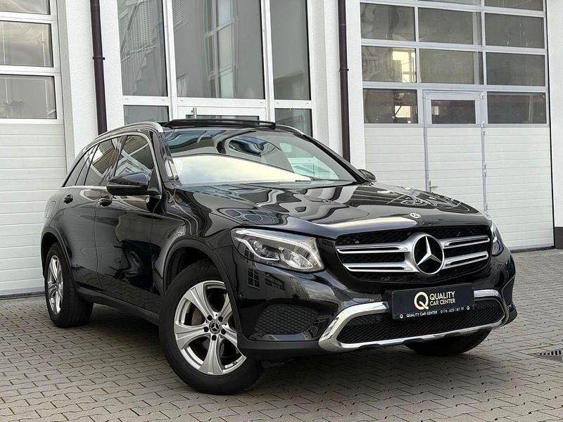Schwarz Gebraucht 2018 Mercedes GLC250 Luxury SUV | 28.950 € (Fairer Preis) - Bild 1/4