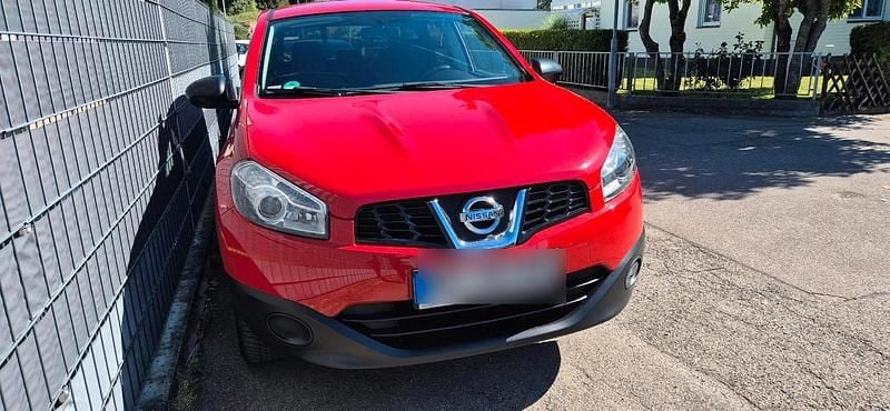 Rot Gebraucht 2011 Nissan Qashqai +2 SUV | 7.700 € (Guter Preis) - Bild 1/4
