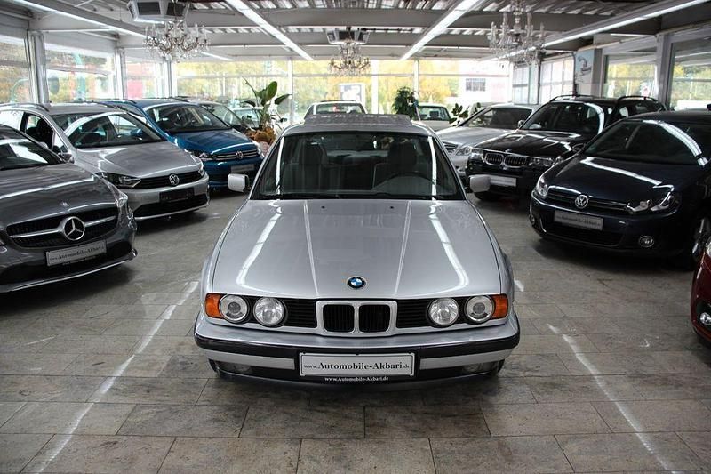 Gebraucht BMW 525 143 PS (105 kW) 1993 Grau Limousine