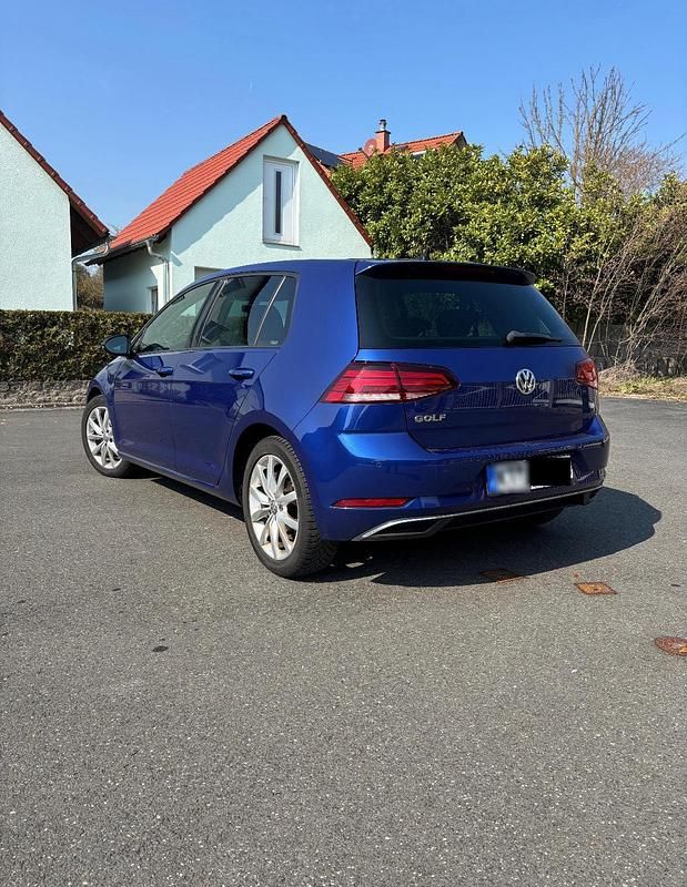 Gebraucht VW Golf VII 116 PS (85 kW) 2018 Blau Limousine