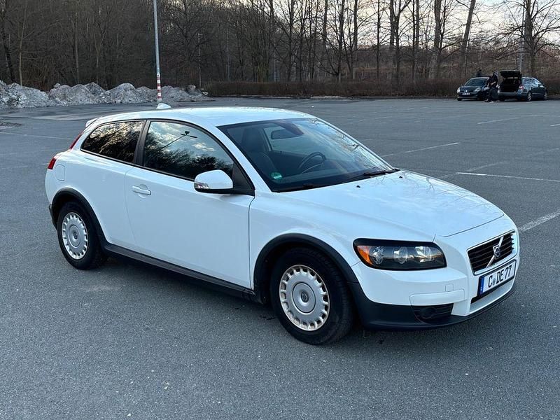 Gebraucht Volvo C30 Momentum 109 PS (80 kW) 2009 Weiß Kleinwagen