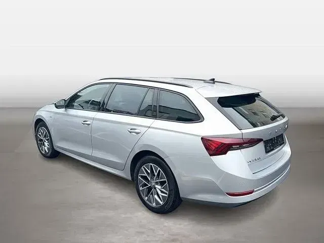 Gebraucht Skoda Octavia Tour 150 PS (110 kW) 2023 Silber Kombi