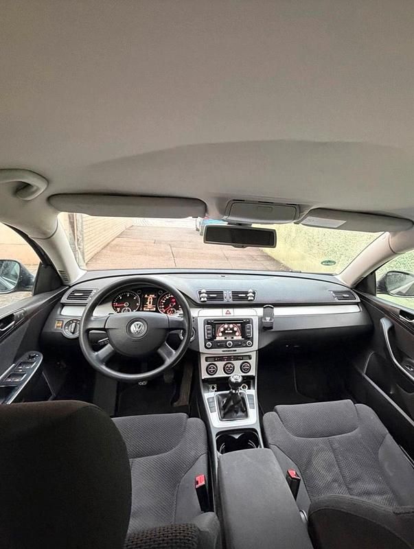 Gebraucht VW Passat 140 PS (102 kW) 2009 Schwarz Kombi