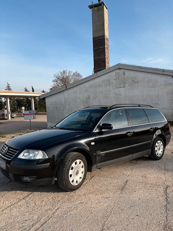 Gebraucht VW Passat 130 PS (95 kW) 2003 Schwarz Kombi