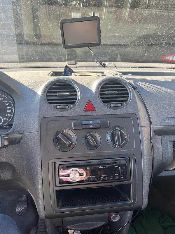 Gebraucht VW Caddy 84 PS (61 kW) 2012 Weiß Van / Kleinbus