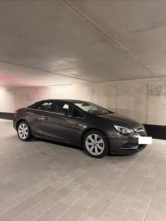 Gebraucht Opel Cascada Edition 170 PS (125 kW) 2012 Grau Cabrio