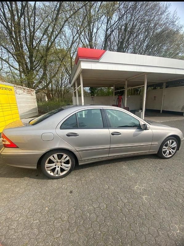 Gebraucht Mercedes C180 157 PS (115 kW) 2006 Beige Limousine