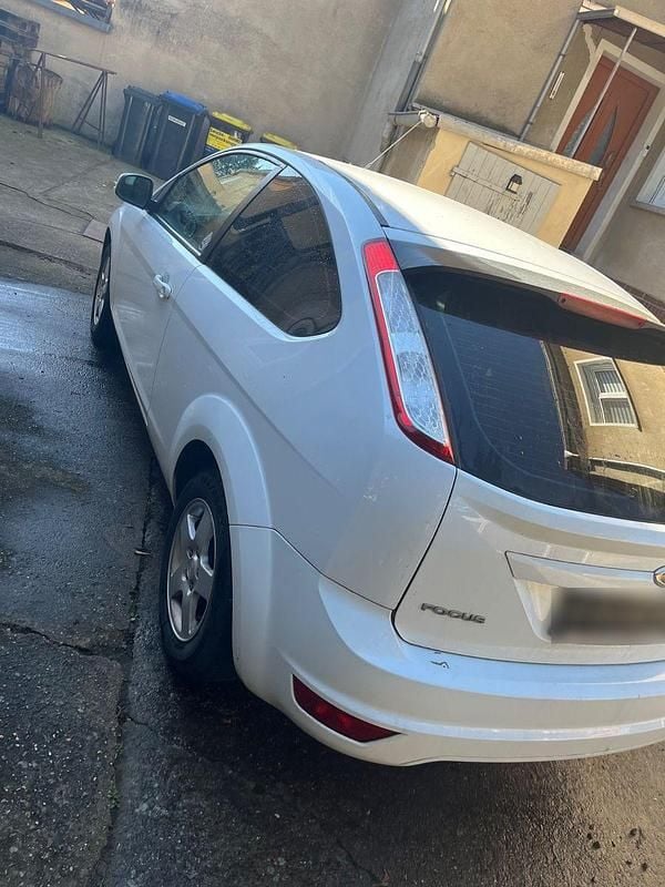 Usata Ford Focus 80 CV (58 kW) 2009 Bianco Berlina