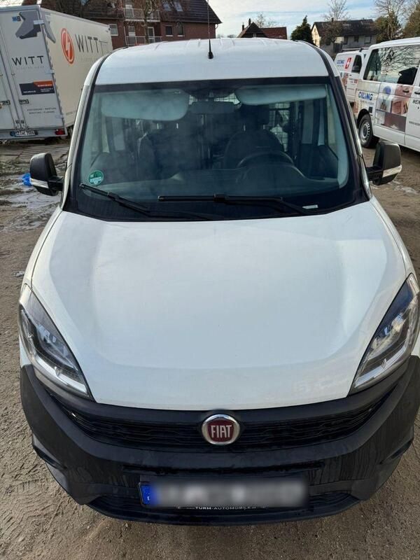 Weiß Gebraucht 2019 Fiat Doblò Lounge Van / Kleinbus | 6.950 € - Bild 1/4