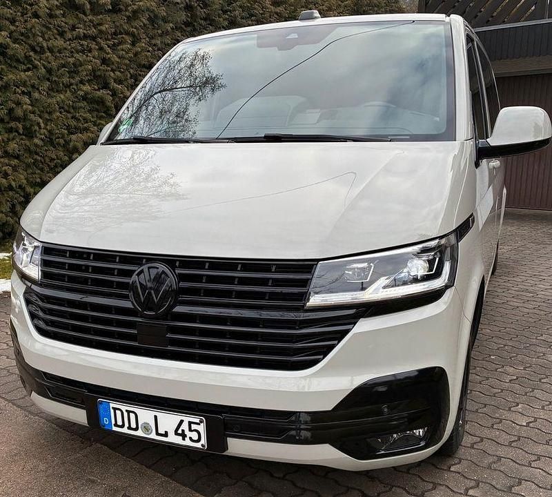 Gebraucht VW Transporter 150 PS (110 kW) 2022 Grau Van