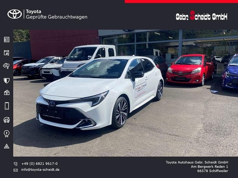 Weiß Neu 2025 Toyota Corolla Hybrid Limousine | 32.880 € (Fairer Preis) - Bild 1/4