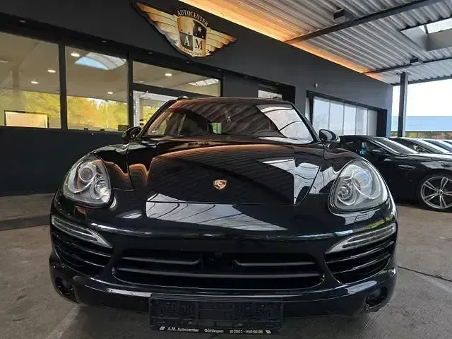 Second-hand Porsche Cayenne 245 CP (180 kW) 2012 Negru SUV