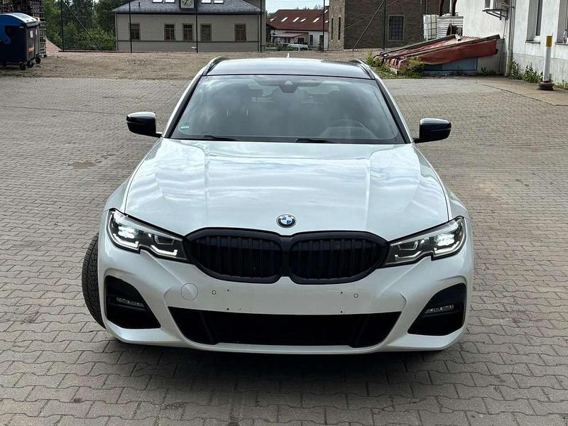 Gebraucht BMW 320 M Sport 190 PS (139 kW) 2019 Weiß Kombi