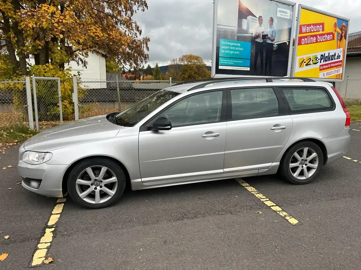 Gebraucht Volvo V70 181 PS (133 kW) 2016 Silber Kombi