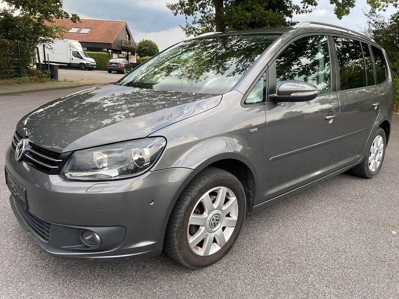 Grau Gebraucht 2014 VW Touran Highline Van / Kleinbus | 7.999 € (Fairer Preis) - Bild 1/4
