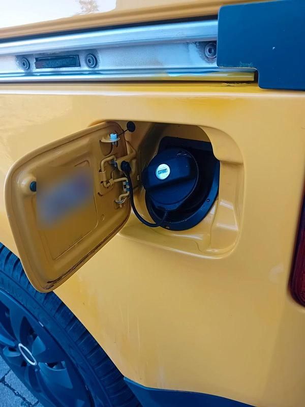 Gebraucht VW Caddy 75 PS (55 kW) 2012 Gelb Van / Kleinbus