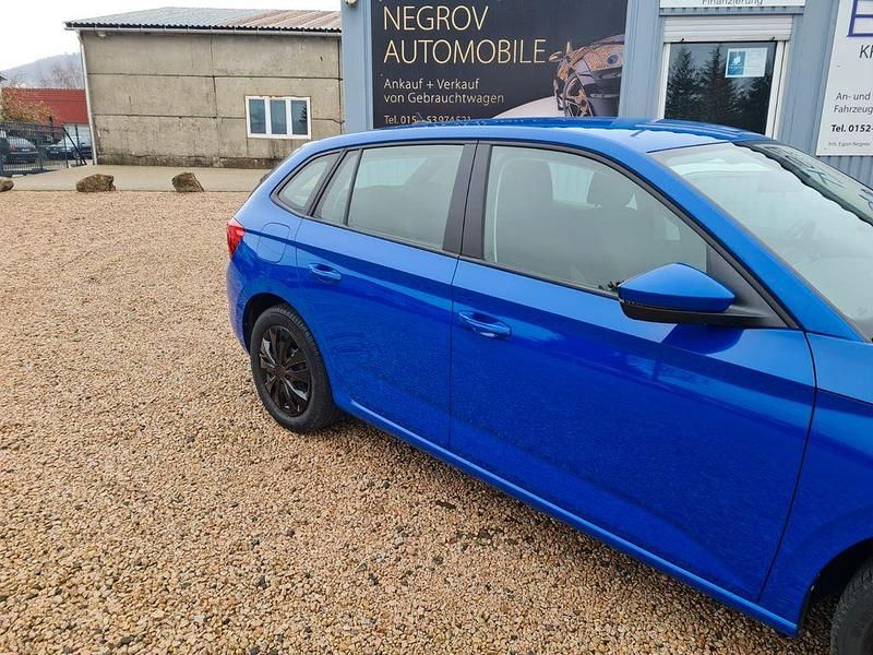 Gebraucht Skoda Scala Active 116 PS (85 kW) 2019 Modra energy/energy blue Kleinwagen