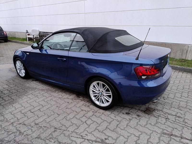 Gebraucht BMW 118 Cabriolet Shadowline 143 PS (105 kW) 2012 Blau Cabrio
