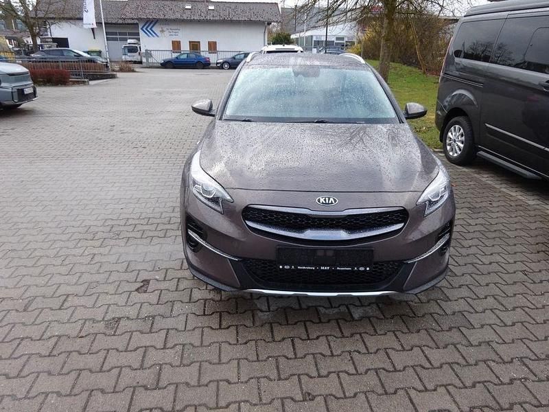Używany Kia XCeed Vision 160 KM (117 kW) 2021 Złoty SUV