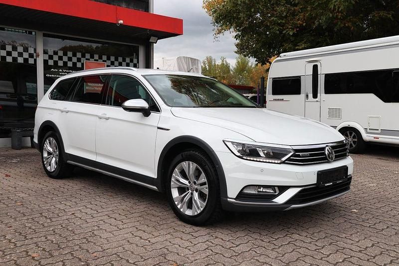 Gebraucht VW Passat Alltrack 220 PS (161 kW) 2018 Weiß Kombi