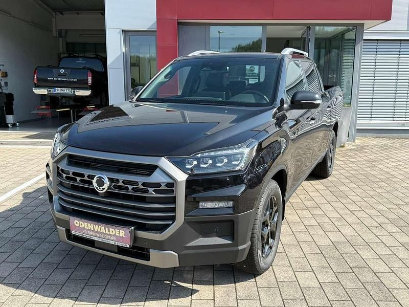Space black Neu 2025 Ssangyong Musso SUV | 35.977 € - Bild 1/4
