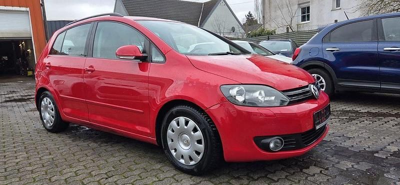 Gebraucht VW Golf VI Comfortline 102 PS (75 kW) 2010 Rot Kleinwagen