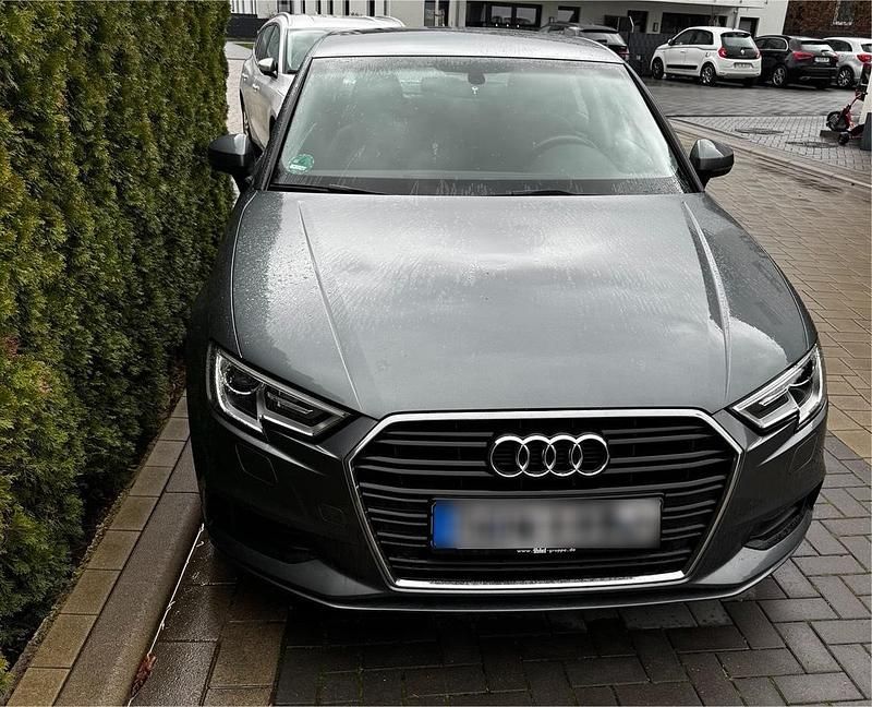 Gebraucht Audi A3 116 PS (85 kW) 2017 Grau Limousine