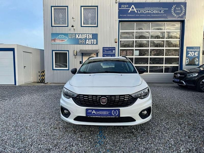 Weiß Gebraucht 2018 Fiat Tipo Pop Kombi | 7.900 € (Guter Preis) - Bild 1/4