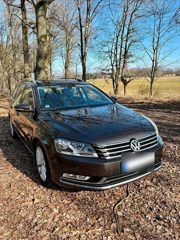 Gebraucht VW Passat Highline 140 PS (102 kW) 2012 Braun Kombi