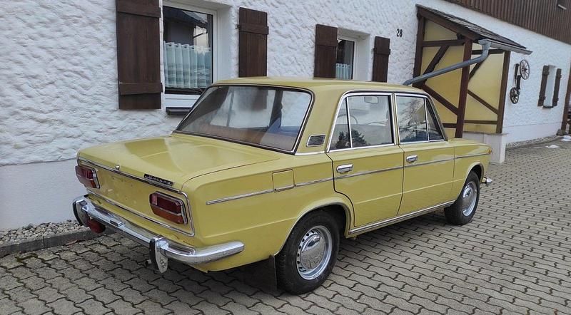 Usata Lada 2103 75 CV (55 kW) 1974 Giallo Berlina