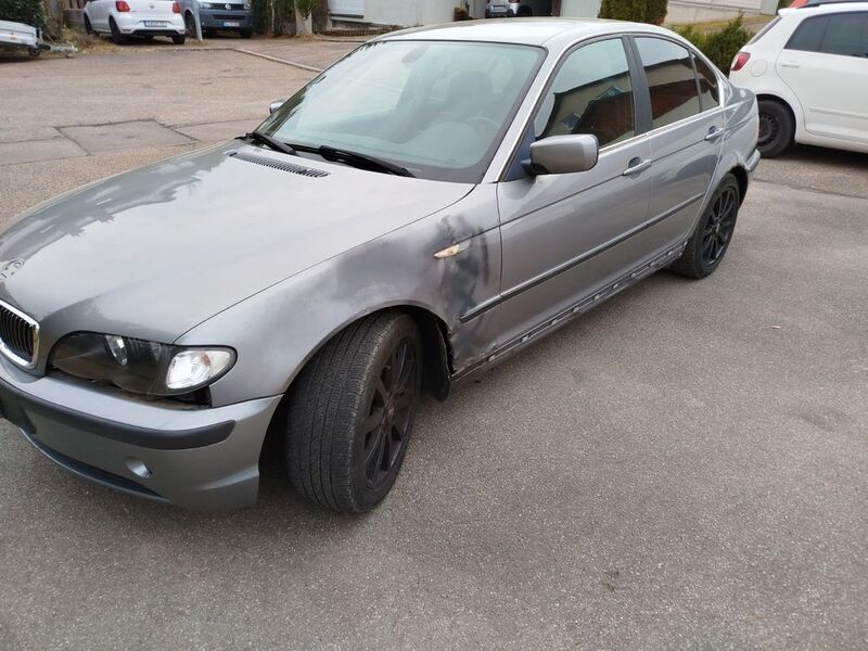 Grau Gebraucht 2003 BMW 320 Limousine | 2.200 € (Guter Preis) - Bild 1/4