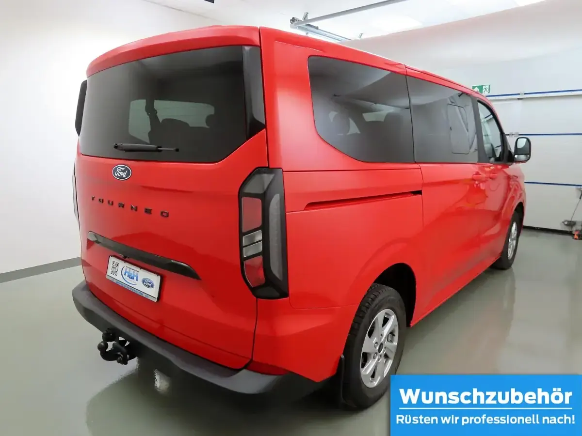 Gebraucht Ford Tourneo Custom Trend 136 PS (100 kW) 2025 Racerot Van