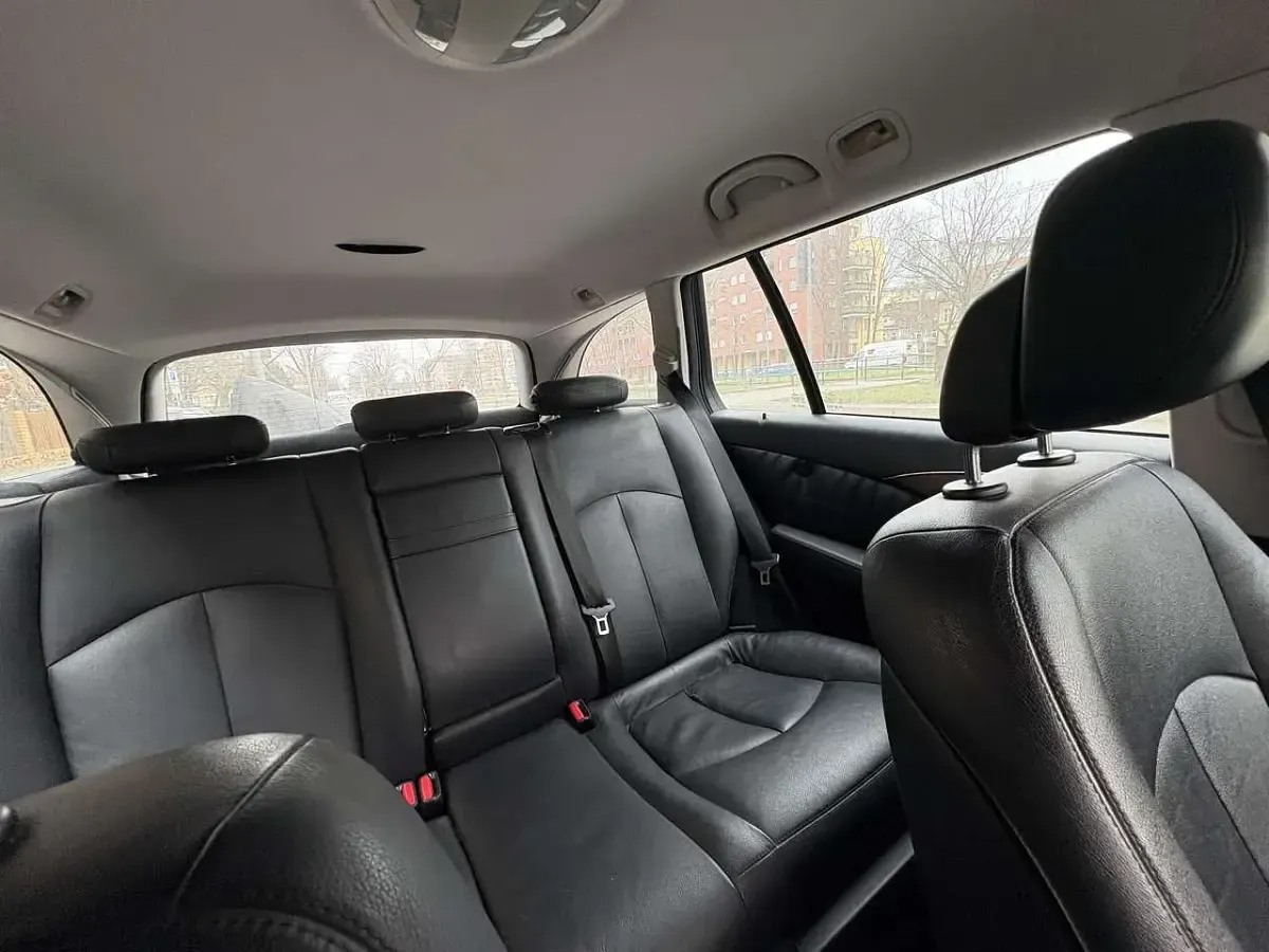 Gebraucht Mercedes E220 Avantgarde 170 PS (125 kW) 2009 Grau Kombi