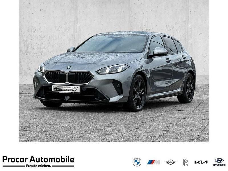 Grau Gebraucht 2024 BMW 120 Shadowline Kleinwagen | 34.600 € (Guter Preis) - Bild 1/4