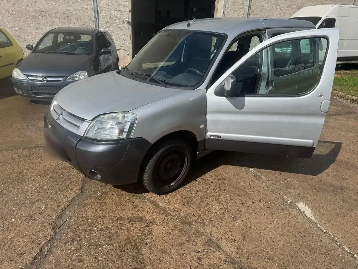 Gebraucht Citroën Berlingo 90 PS (66 kW) 2005 Silber Van / Kleinbus