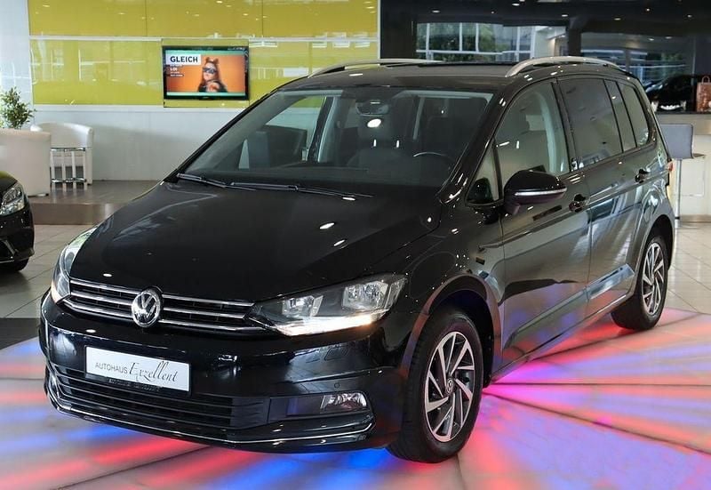 Schwarz Gebraucht 2017 VW Touran Comfortline Van / Kleinbus | 18.750 € (Fairer Preis) - Bild 1/4