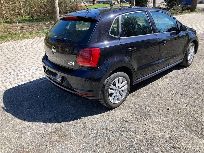 Gebraucht VW Polo 90 PS (66 kW) 2016 Schwarz Limousine
