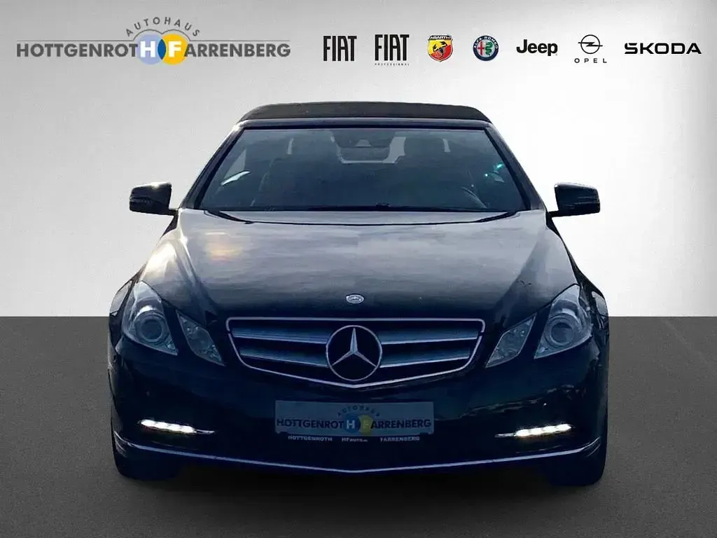 Second-hand Mercedes E200 184 CP (135 kW) 2012 Negru Cabrio