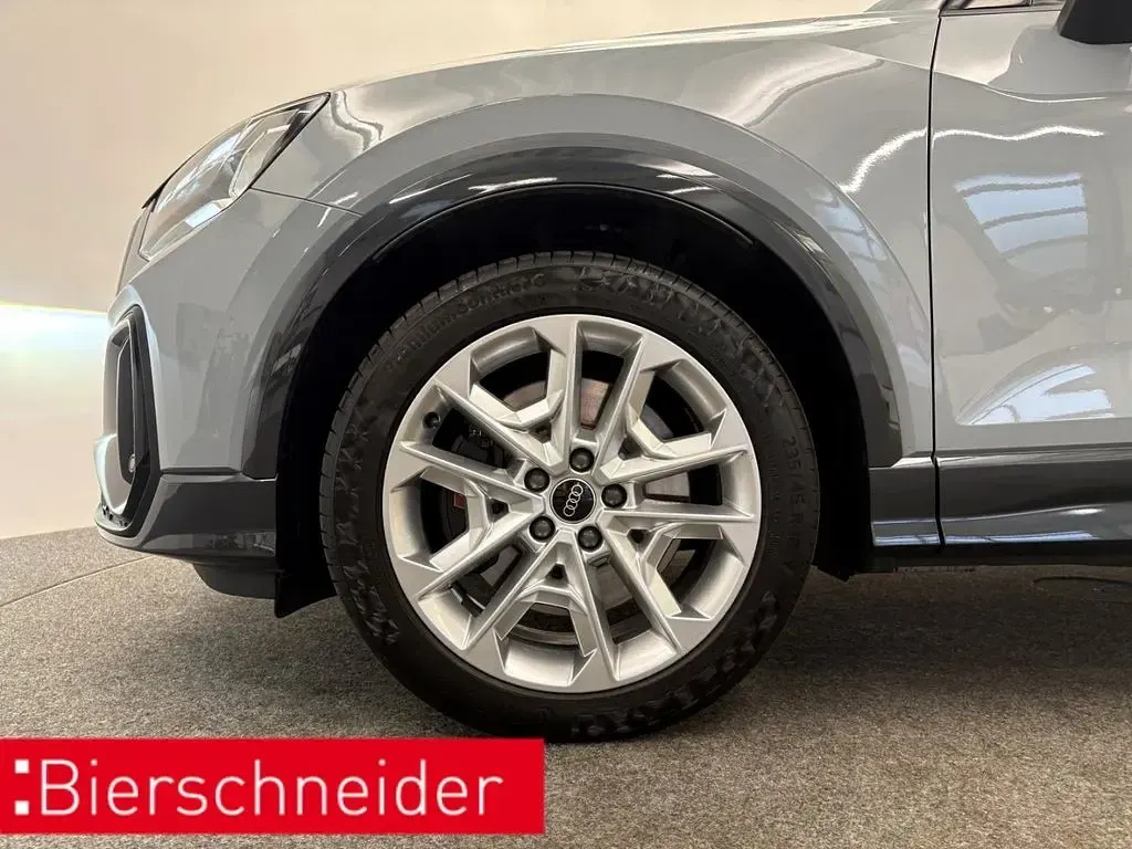Gebraucht Audi SQ2 S-Line 300 PS (220 kW) 2025 Grau SUV