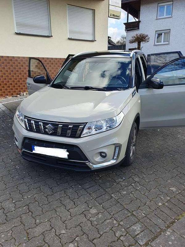 Gebraucht Suzuki Vitara Comfort 111 PS (81 kW) 2018 Andere farben SUV