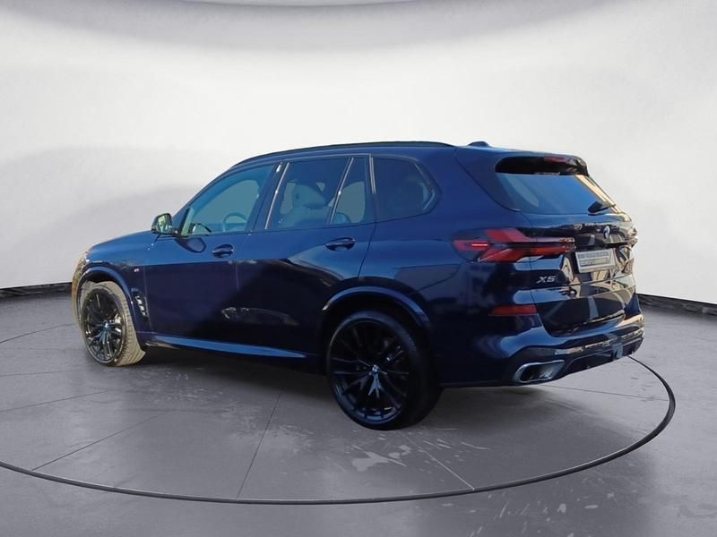 Gebraucht BMW X5 M Sport 298 PS (219 kW) 2024 Blau SUV