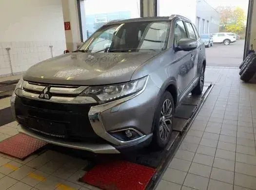Gebraucht Mitsubishi Outlander Edition+ 150 PS (110 kW) 2018 Grau SUV