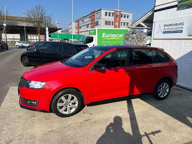 Gebraucht Skoda Rapid 110 PS (80 kW) 2016 Rot Kleinwagen