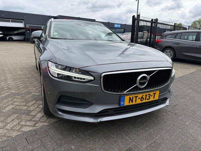 Second-hand Volvo V90 Momentum 190 CP (139 kW) 2017 Break