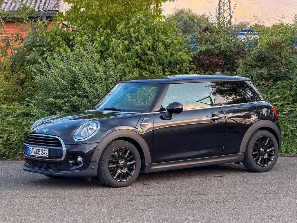 Gebraucht Mini Cooper 136 PS (100 kW) 2016 Schwarz Kleinwagen