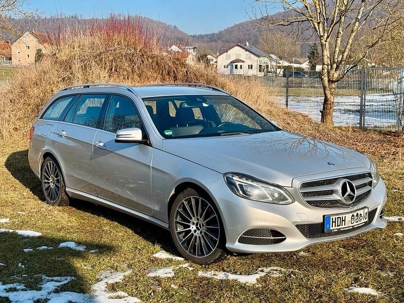 Gebraucht Mercedes E220 Avantgarde 170 PS (125 kW) 2015 Silber Kombi
