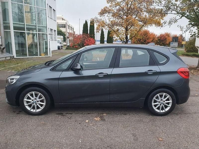 Grau Gebraucht 2016 BMW 216 Advantage Van / Kleinbus | 7.500 € (Superpreis) - Bild 1/4